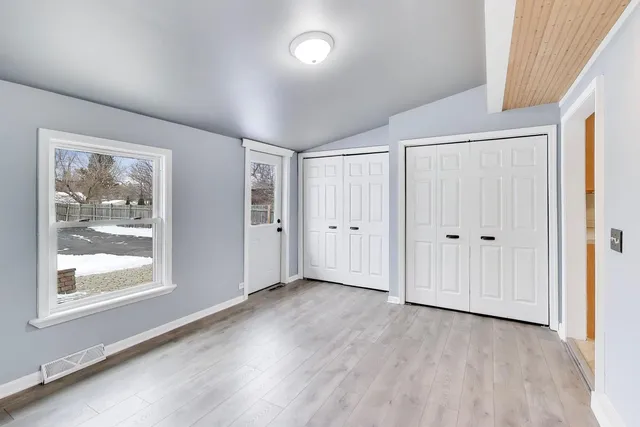 $350,000 | 18219 West Big Oaks Road, Grayslake, IL 60030