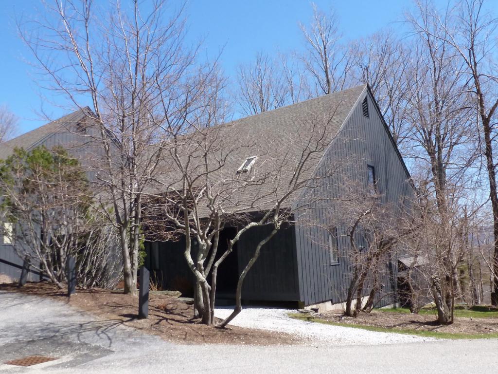 32 Castlerock Road, Unit 32 Warren, VT 05674 - Photo 2 of 15