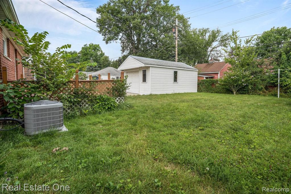 21135 Littlestone Road Harper Woods, MI 48225 - Photo 19 of 20