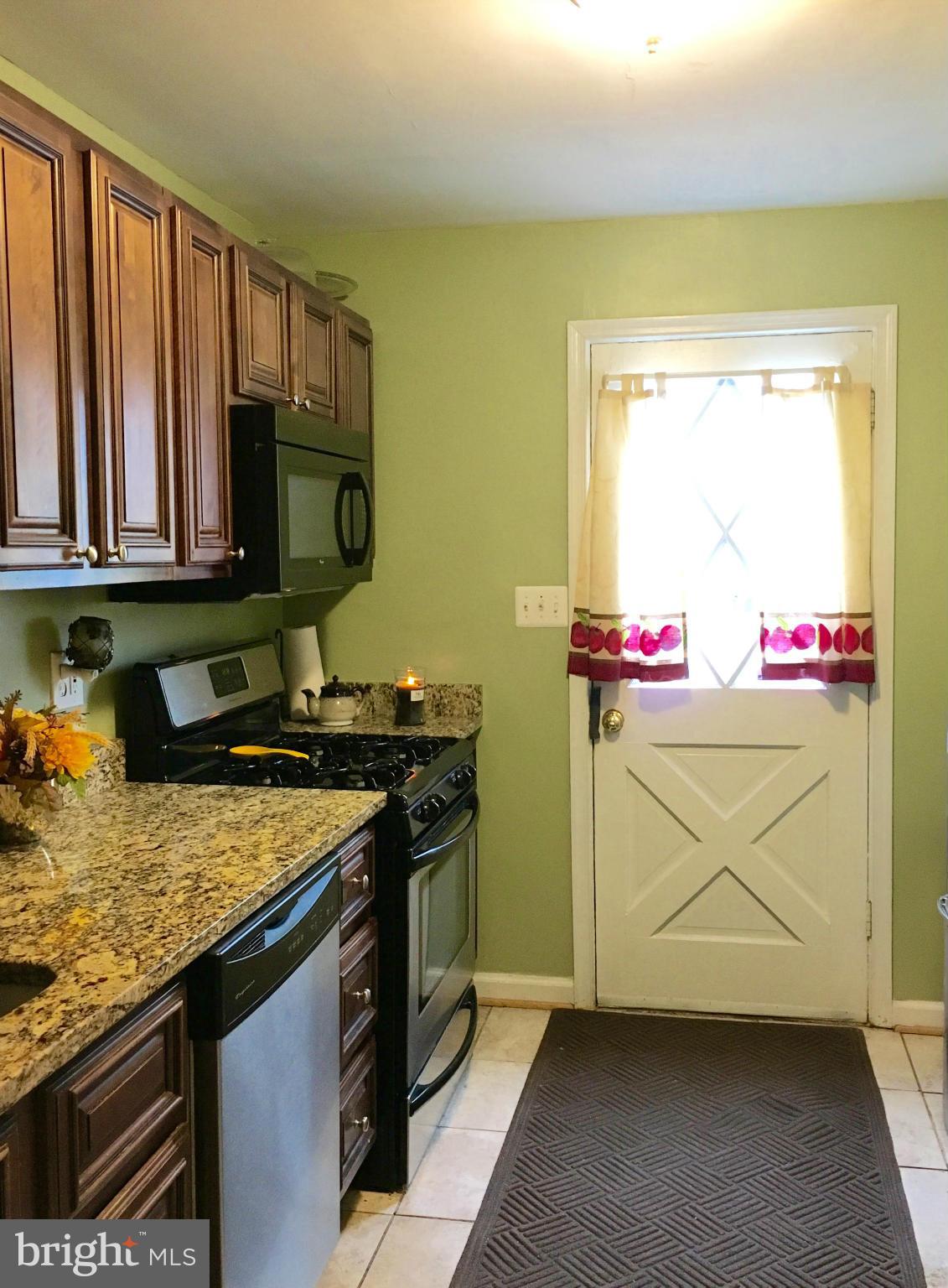 2131 Southorn Road Baltimore, MD 21220 - Photo 17 of 24 Kitchen