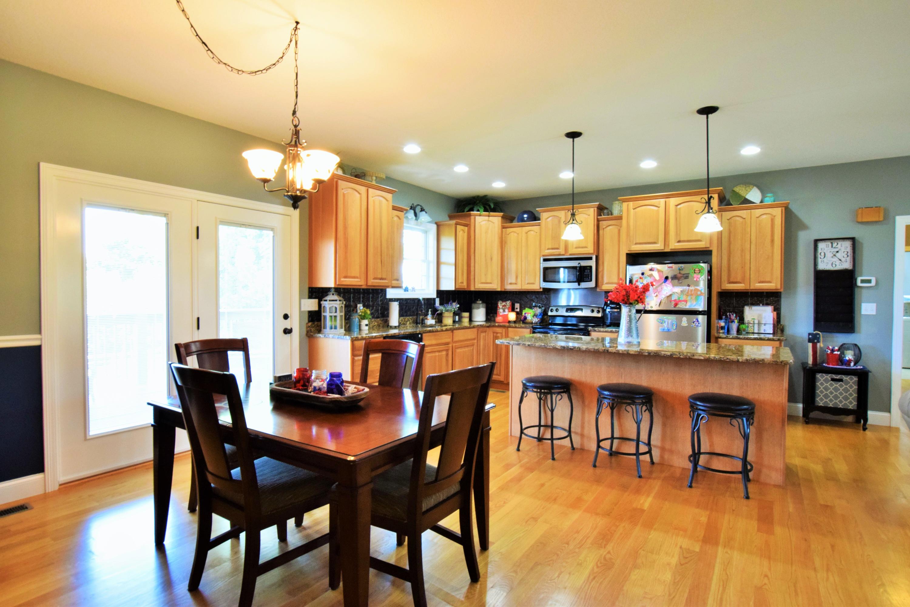 405 Hatcher Road Seymour, TN 37865 - Photo 6 of 30 Dining/kitchen