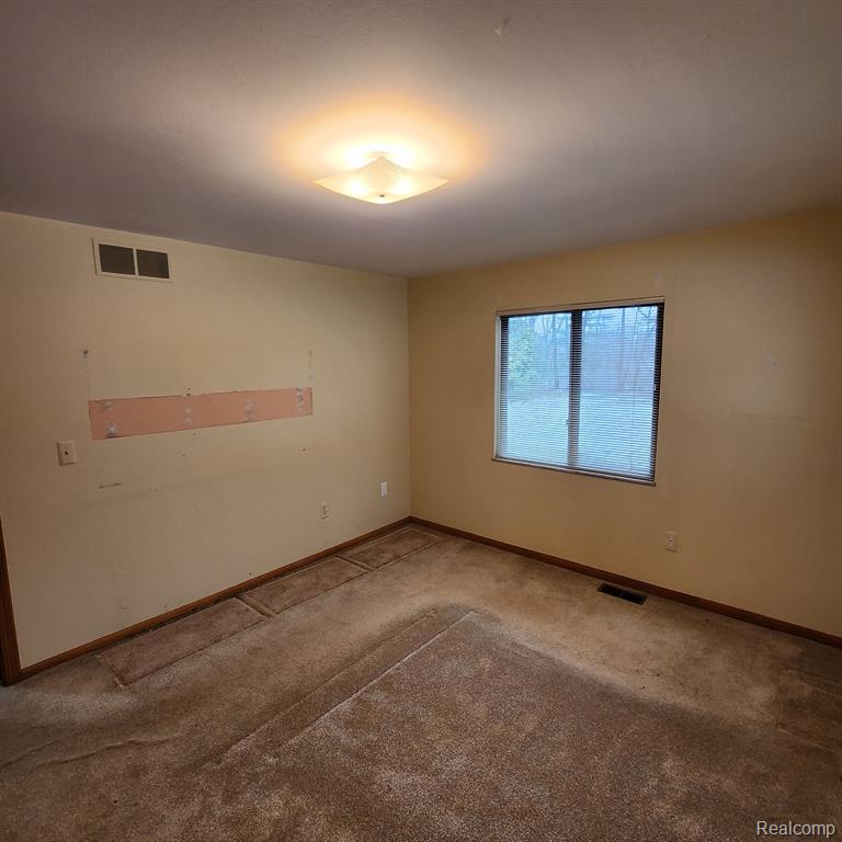 28705 Inkster Road Farmington Hills, MI 48334 - Photo 13 of 24