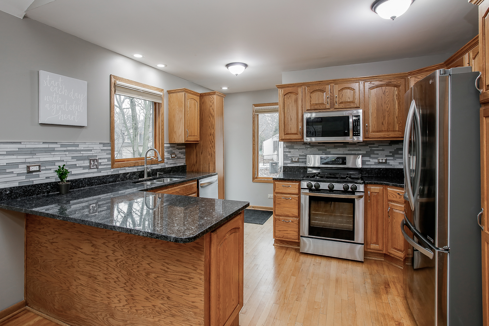 27W522 Manchester Road Winfield, IL 60190 - Photo 5 of 21