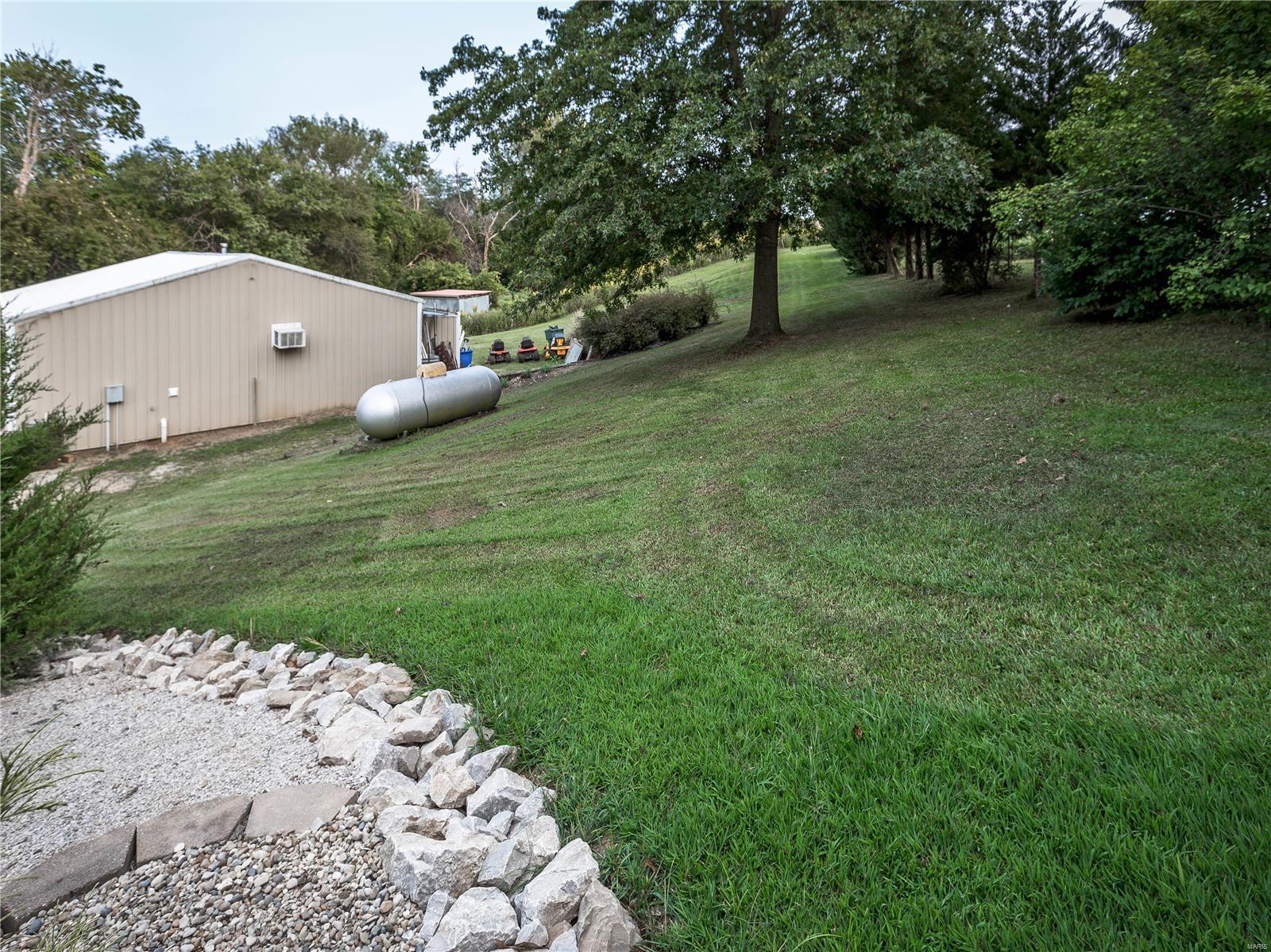 8870 Maple Road Edwardsville, IL 62025 - Photo 13 of 49