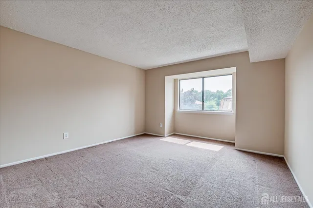 $2,500 | 223 Edison Glen Terrace, Edison, NJ 08837