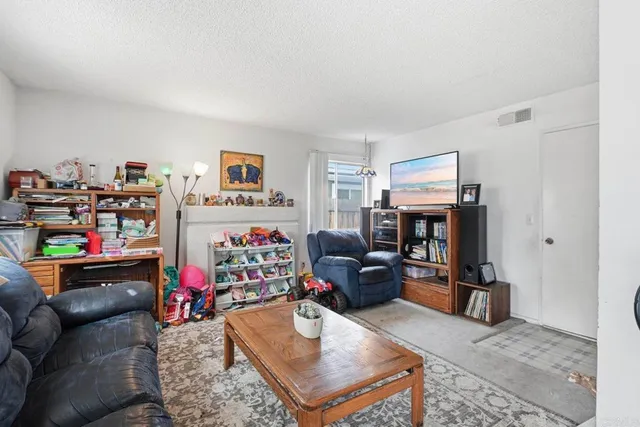 $899,900 | 11275 Pinestone Court, San Diego, CA 92128