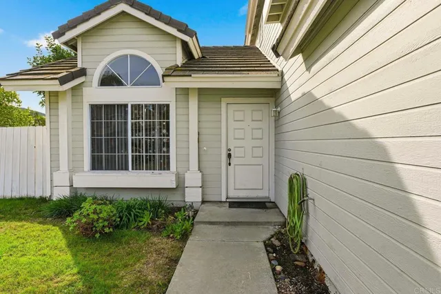 $899,900 | 11275 Pinestone Court, San Diego, CA 92128