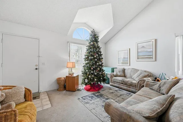 $899,900 | 11275 Pinestone Court, San Diego, CA 92128