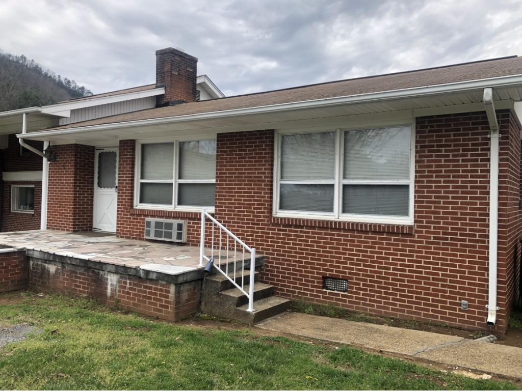 227 Spring Street, Unit 1 5 Hampton, TN 37658 - Photo 8 of 34 Unit 3