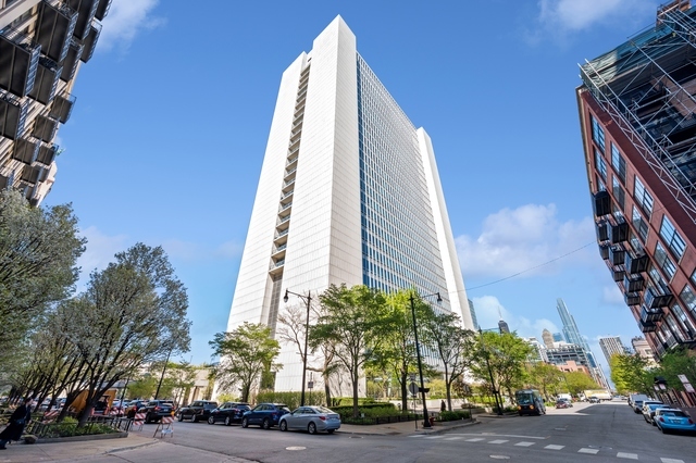 500 West Superior St Unit 908  