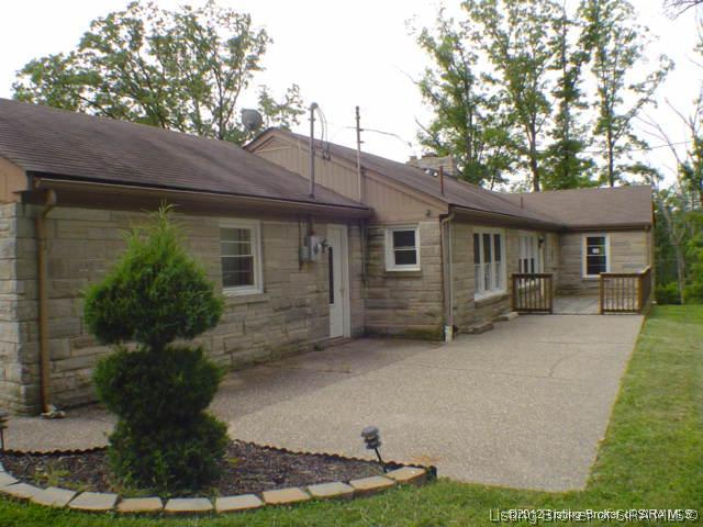 4017 Green Valley Road New Albany, IN 47150 - Photo 3 of 13 Gallery Image 3