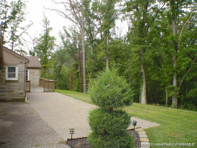 4017 Green Valley Road New Albany, IN 47150 - Photo 4 of 13 Gallery Image 4