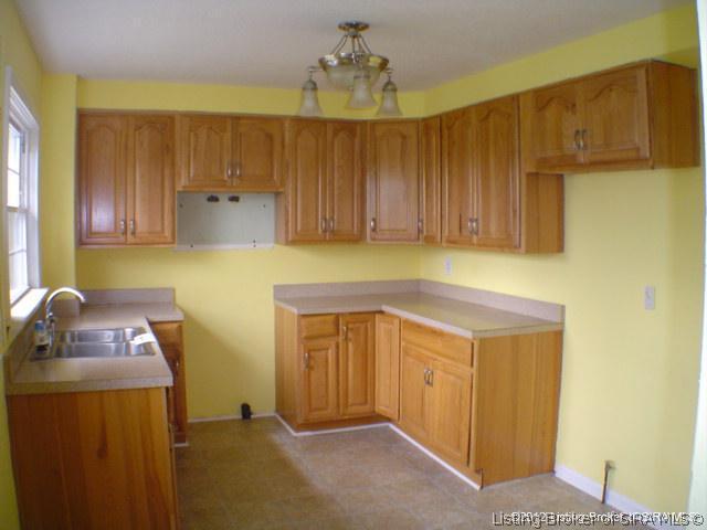 4017 Green Valley Road New Albany, IN 47150 - Photo 8 of 13 Gallery Image 8
