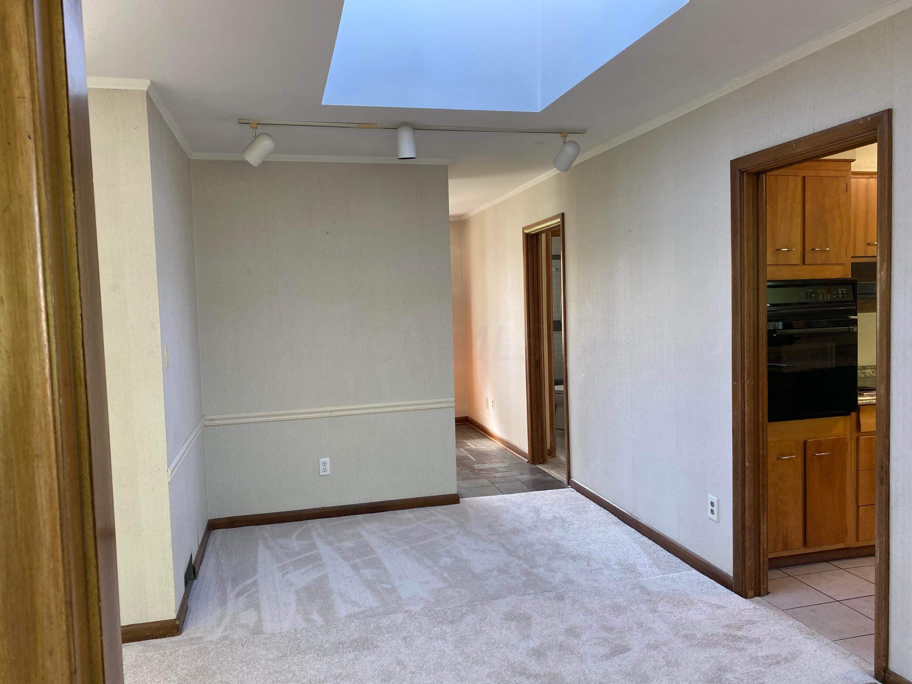2840 Charing Road Upper Arlington, OH 43221 - Photo 22 of 39 Updated Dining Room
