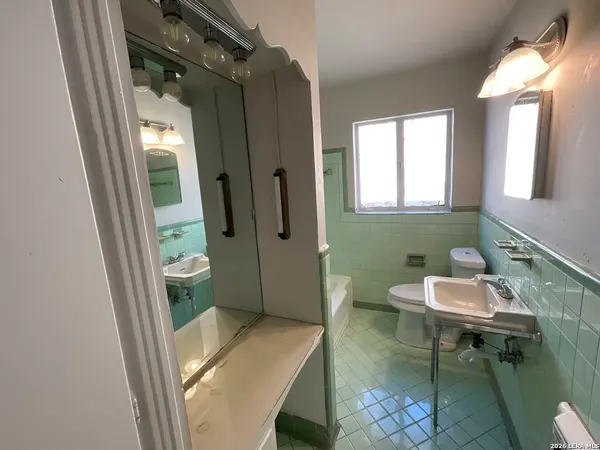 $1,350 | 1124 Vanderbilt Street, San Antonio, TX 78210