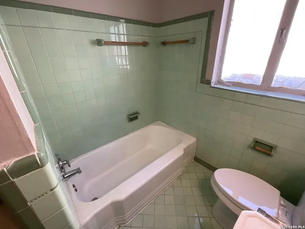 $1,350 | 1124 Vanderbilt Street, San Antonio, TX 78210