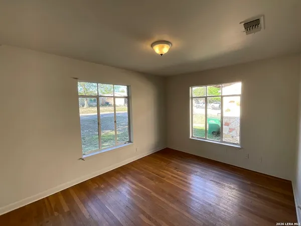 $1,350 | 1124 Vanderbilt Street, San Antonio, TX 78210