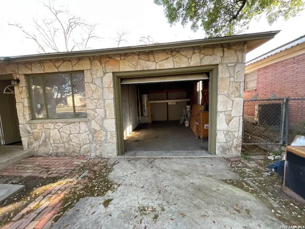 $1,350 | 1124 Vanderbilt Street, San Antonio, TX 78210