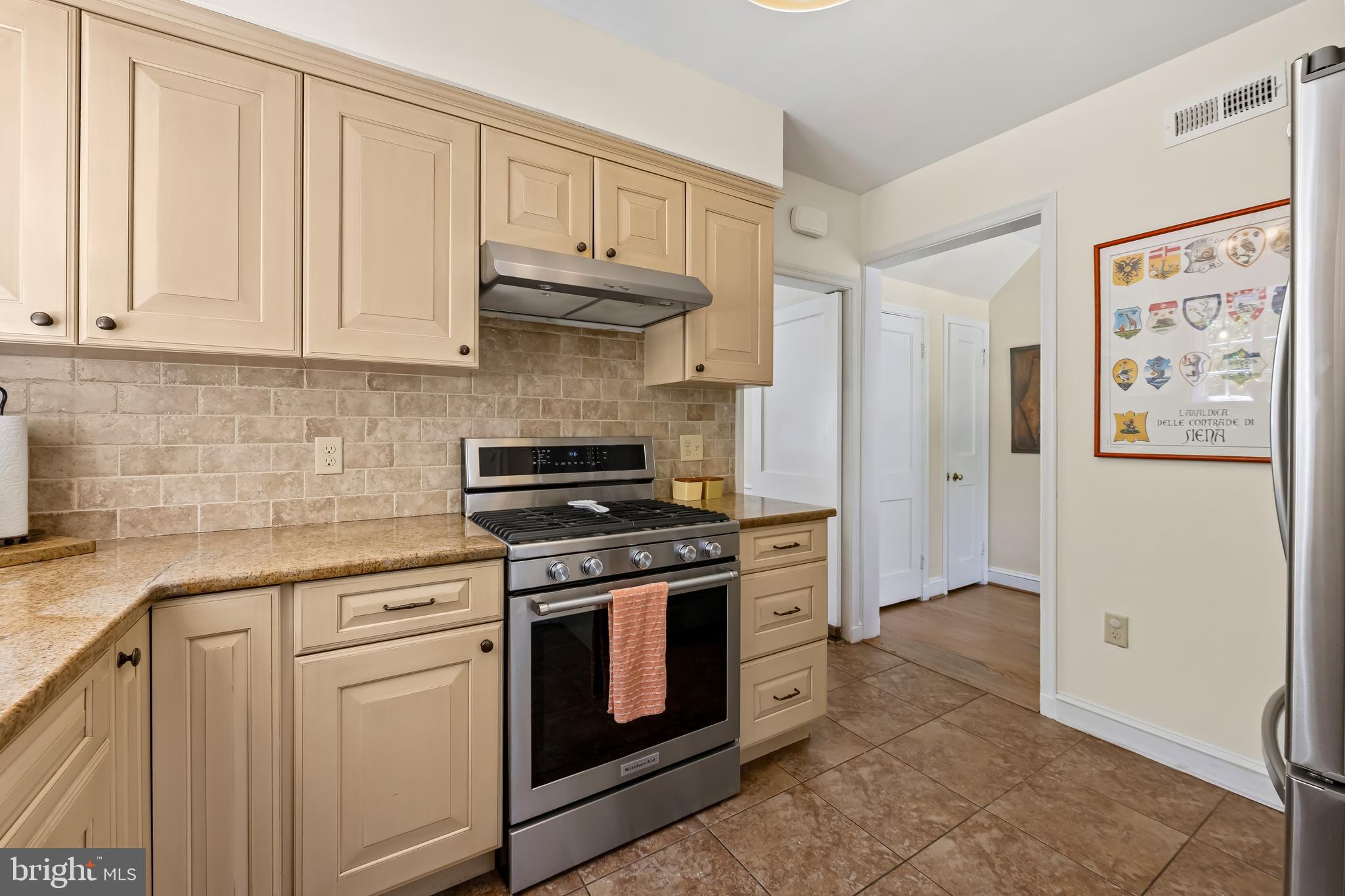 330 Broadmoor Road Baltimore, MD 21212 - Photo 12 of 40