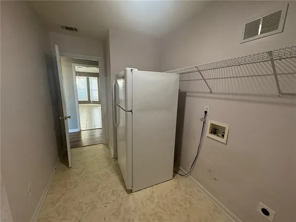 a view of utility room