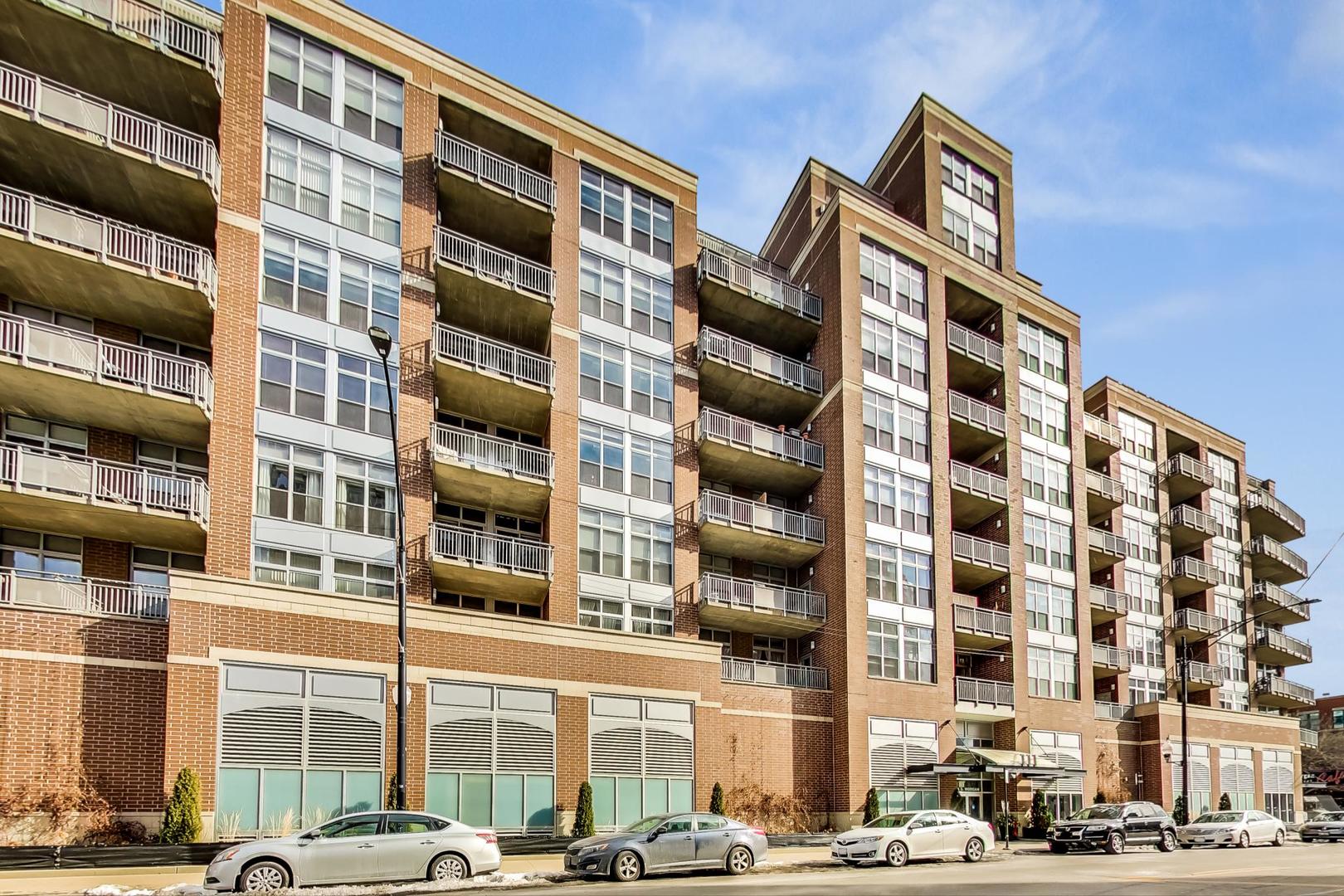 111 South Morgan Street, Unit 522 Chicago, IL 60607 - Photo 3 of 37 a front view of a building