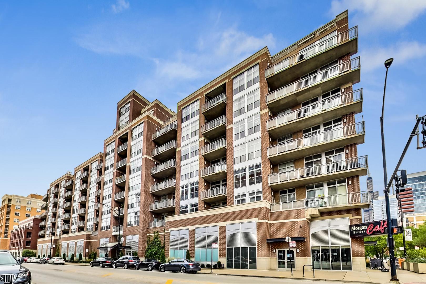 111 South Morgan Street, Unit 522 Chicago, IL 60607 - Photo 4 of 37 a front view of a building