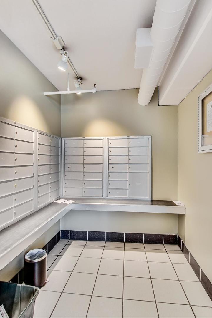 111 South Morgan Street, Unit 522 Chicago, IL 60607 - Photo 10 of 37 a view of walk in closet and window