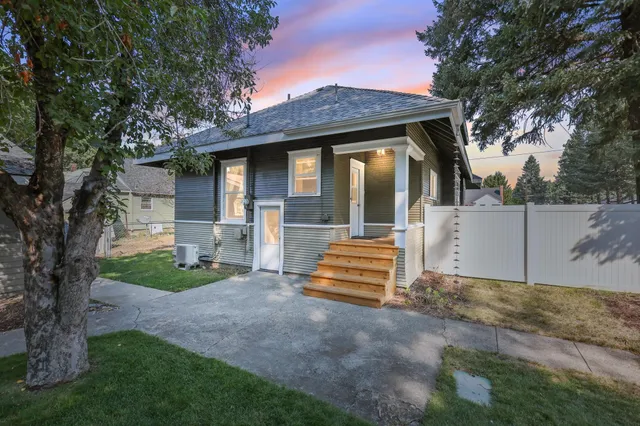 $469,000 | 801 4th Street, Newport, WA 99156