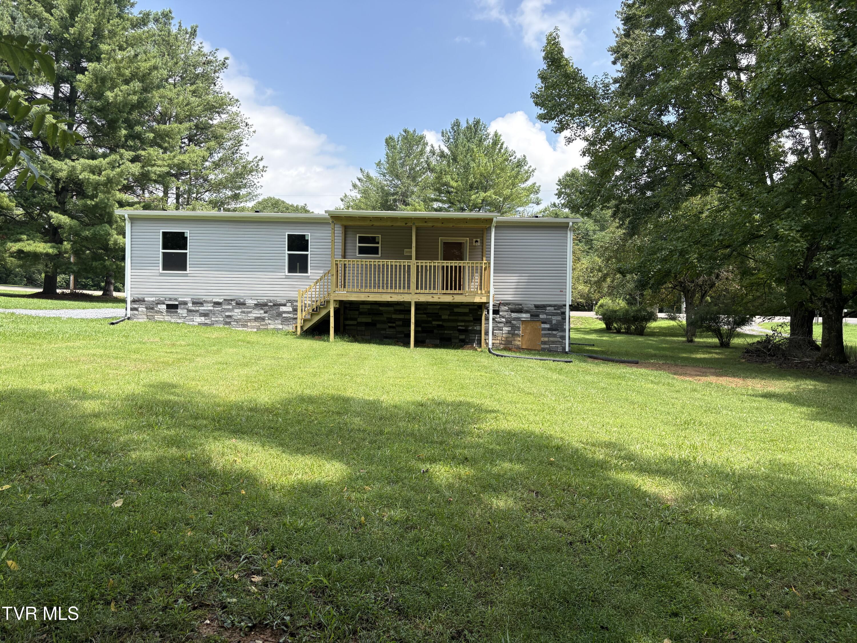 2865 Devault Bridge Road Piney Flats, TN 37686 - Photo 15 of 72 IMG_9827
