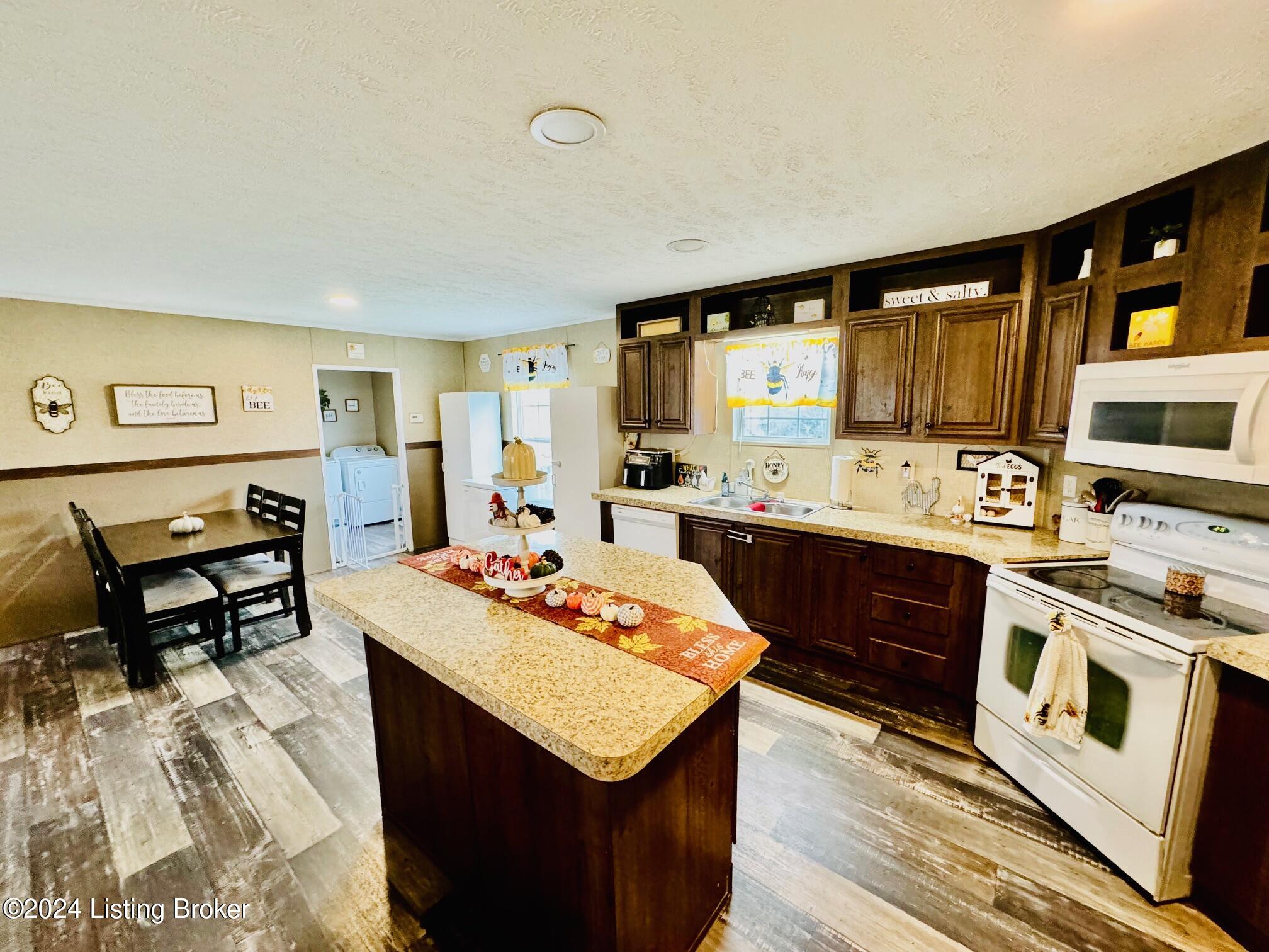 4068 Polin Road Willisburg, KY 40078 - Photo 11 of 24 007_Kitchen