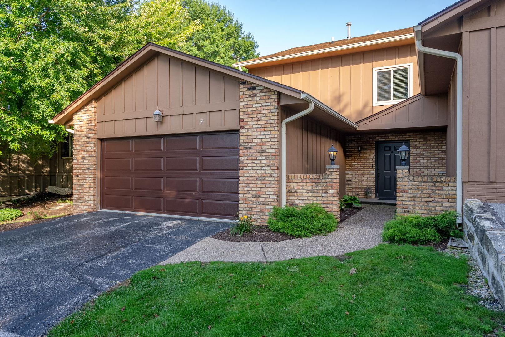 6401 Utica Ridge Road, Unit 19 Davenport, IA 52807 - Photo 1 of 50 Gallery Image 1