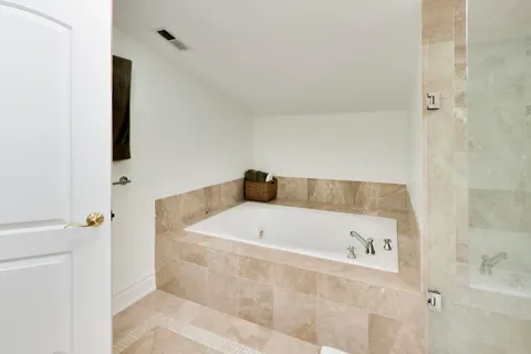 $1,750,000 | 1414 Canterbury Lane, Glenview, IL 60025