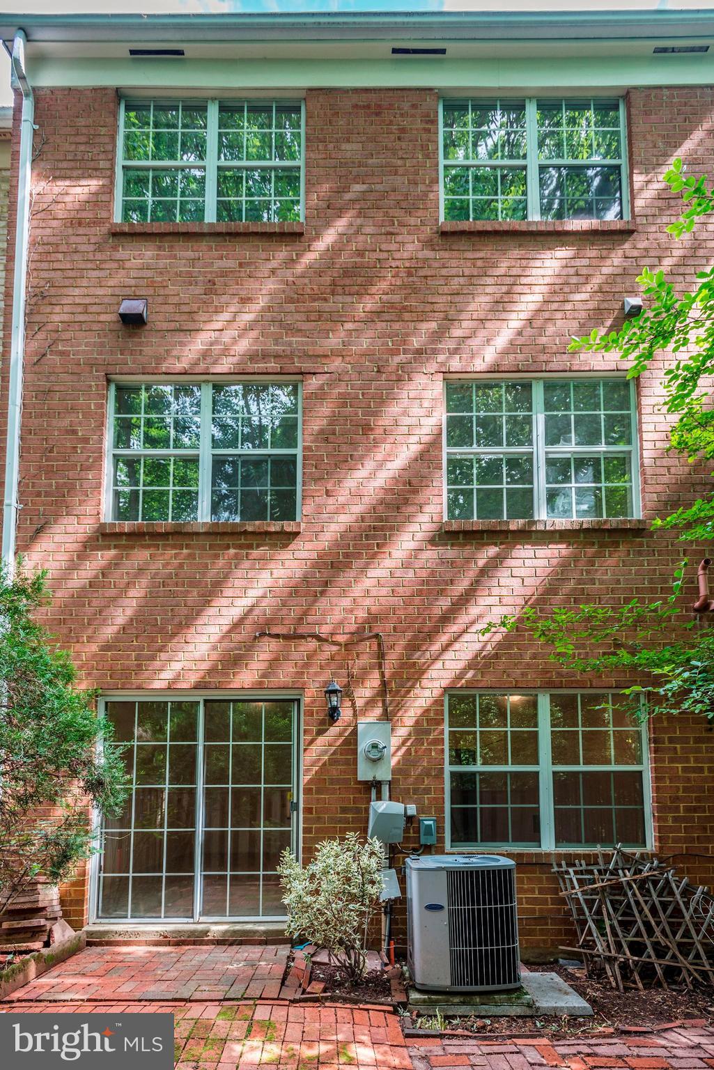 2294 Gunsmith Square Reston, VA 20191 - Photo 20 of 20 Exterior (Rear)