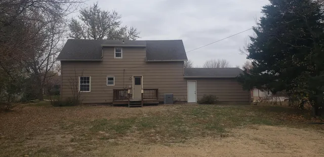 $128,000 | 232 East Spruce Street, Hesston, KS 67062