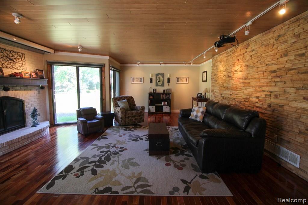 1701 North Kilburn Road Rochester, MI 48306 - Photo 11 of 35 Final (18 of 35).jpg