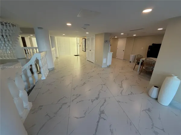 $3,000 | 710 North Ocean Boulevard, Unit 603, Pompano Beach, FL 33062
