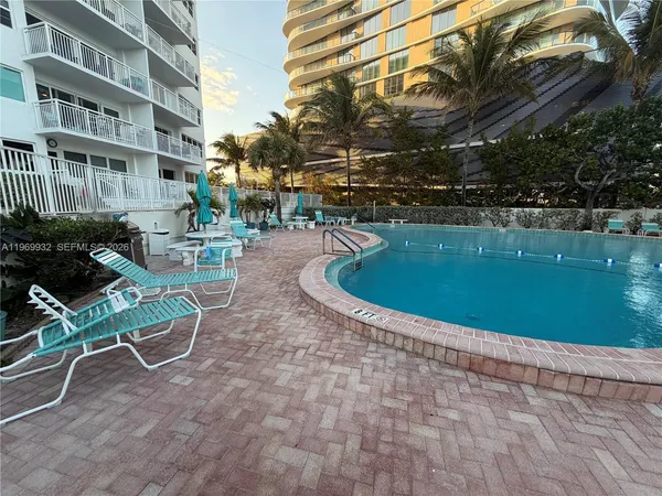 $3,000 | 710 North Ocean Boulevard, Unit 603, Pompano Beach, FL 33062