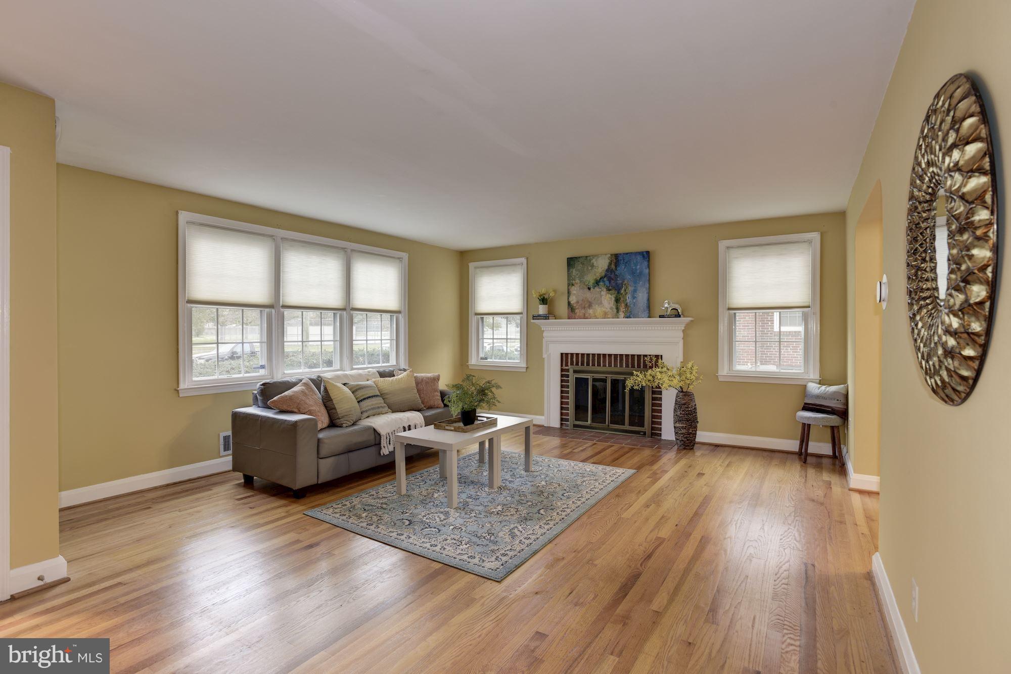 8119 Barksdale Road Baltimore, MD 21286 - Photo 4 of 29 Beautiful hardwoods and ceramic tile on main level