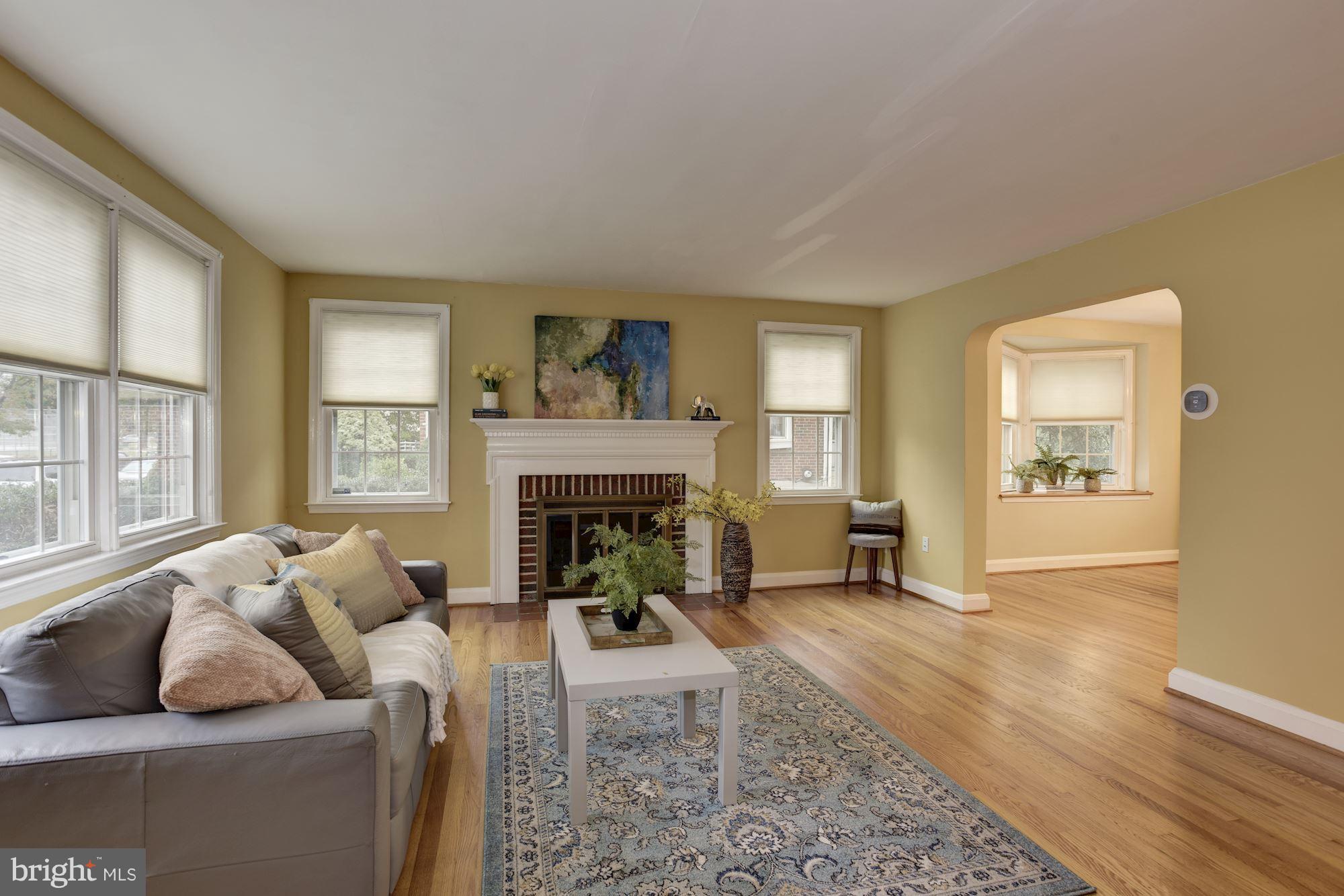 8119 Barksdale Road Baltimore, MD 21286 - Photo 5 of 29 Absolutely flooded with natural light!