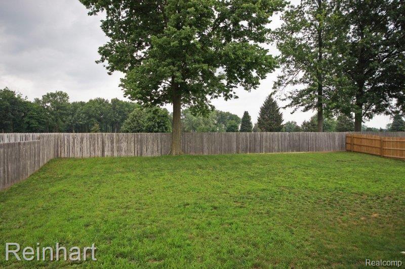 812 Golf Ridge Circle Dundee, MI 48131 - Photo 25 of 25 DSC03564.JPG