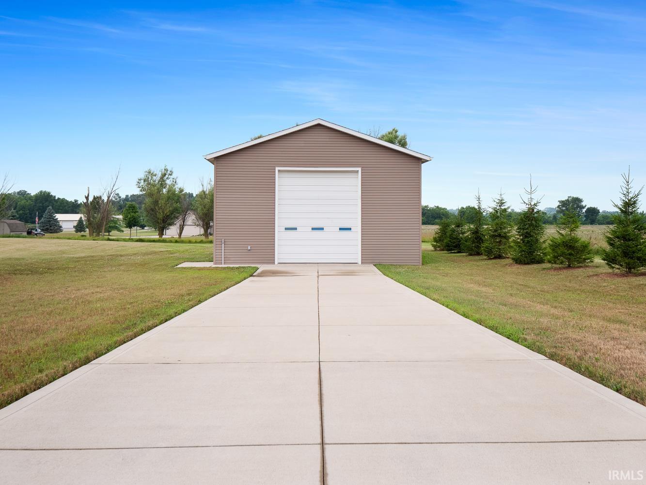 14002 Aboite Road Roanoke, IN 46783 - Photo 3 of 35 Gallery Image 3