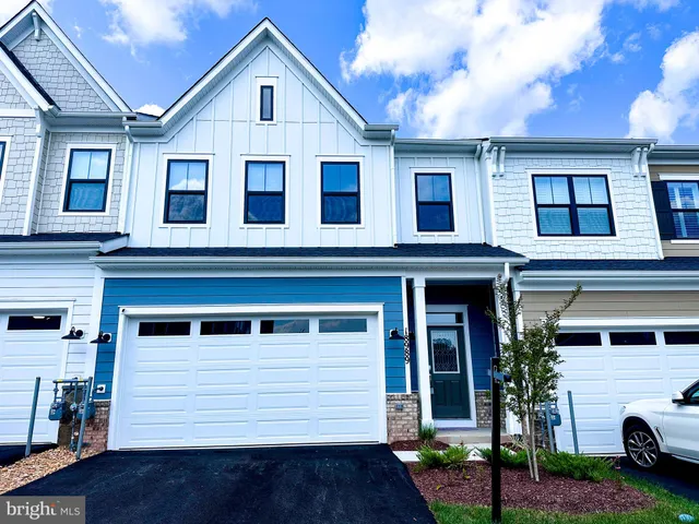 $747,800 | 18989 Coral Reef Square, Leesburg, VA 20176