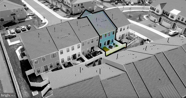 $747,800 | 18989 Coral Reef Square, Leesburg, VA 20176