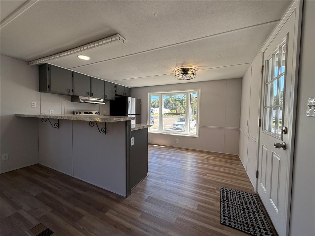 6 Ln 1 Coventry, RI 02816 - Photo 7 of 36 Eat In Kitchen