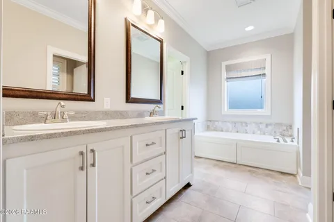 $333,000 | 210 Windy Feather Drive, Broussard, LA 70518