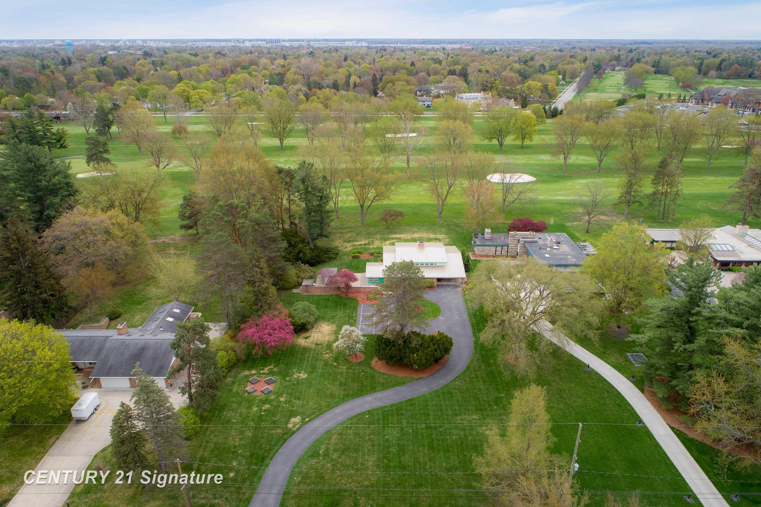 1015 West Sugnet Road Midland, MI 48640 - Photo 98 of 99 50174707-2778b5af-eaba-415a-b821-5d961e20af12.JPG