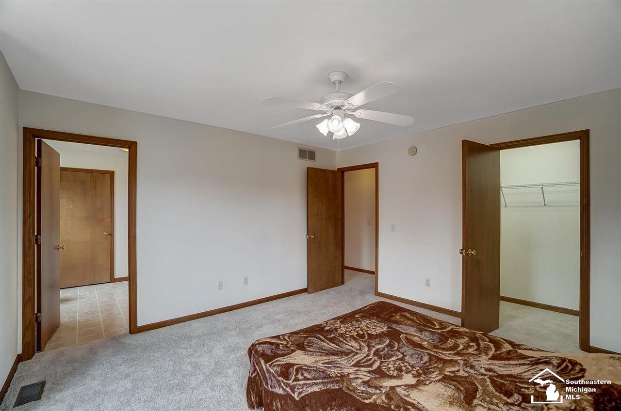 954 Eagle Ridge Trail Temperance, MI 48182 - Photo 20 of 37 50048558-19.JPG
