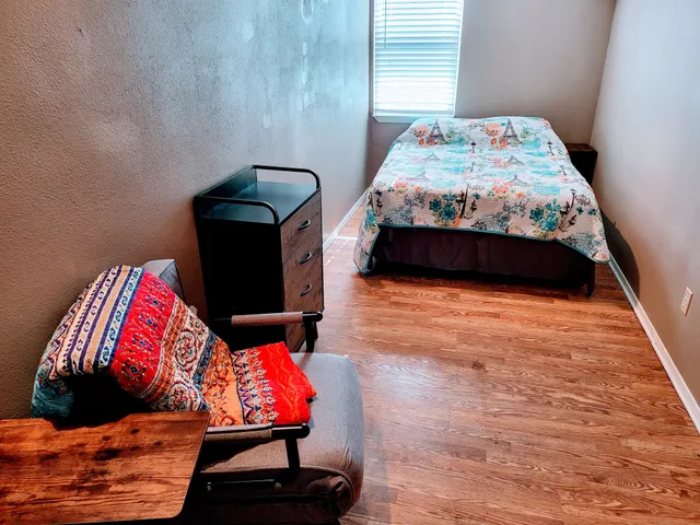 $950 | 10045 Woodland Village Drive, Unit B, Austin, TX 78750