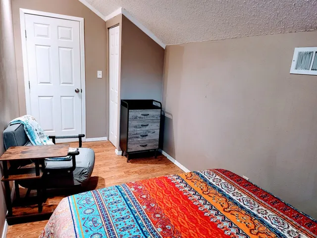 $925 | 10045 Woodland Village Drive, Unit B, Austin, TX 78750