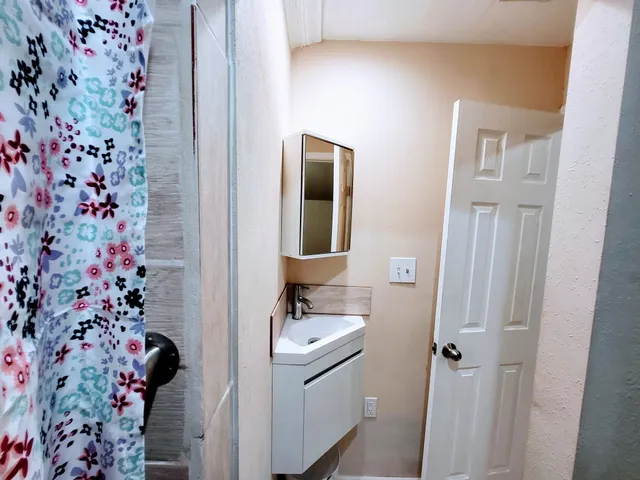 $925 | 10045 Woodland Village Drive, Unit B, Austin, TX 78750